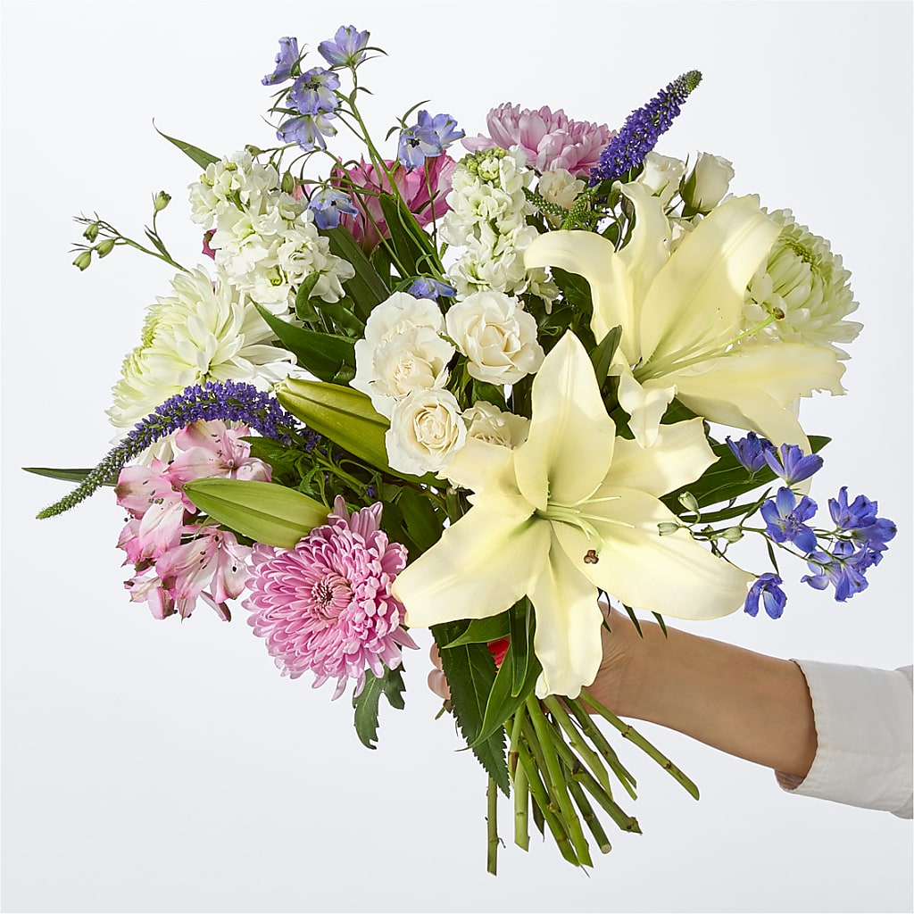 Winter Celebration Bouquet – Petal Pockets, Fontana CA