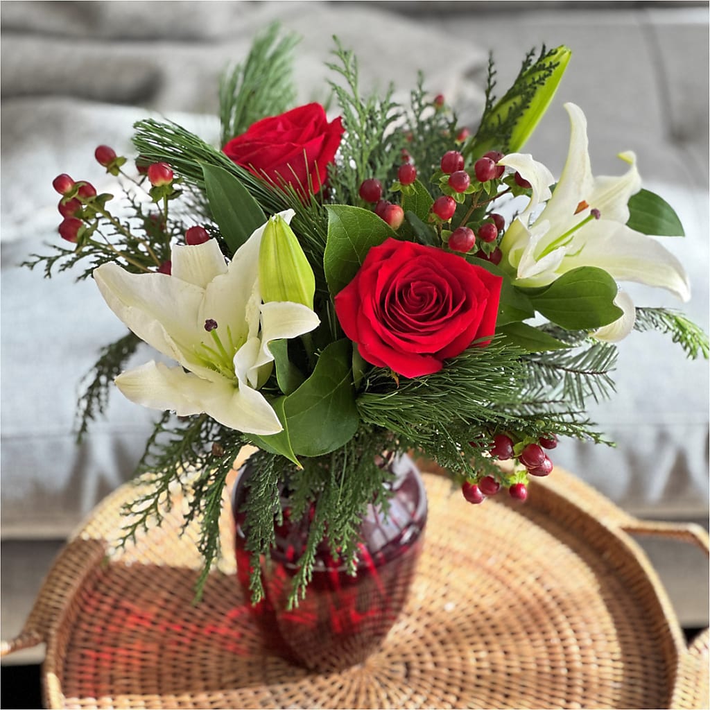 Evergreen Delight Bouquet – Petal Pockets, Fontana CA