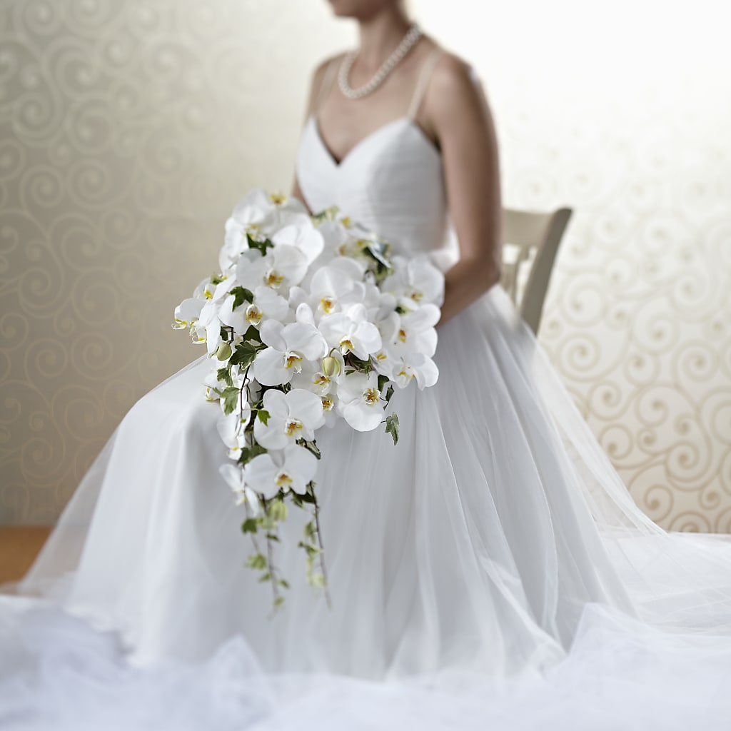 Classic White Bouquet – Petal Pockets, Fontana CA