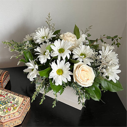 Fresh Linen Box Bouquet –  Petal Pockets, Fontana CA